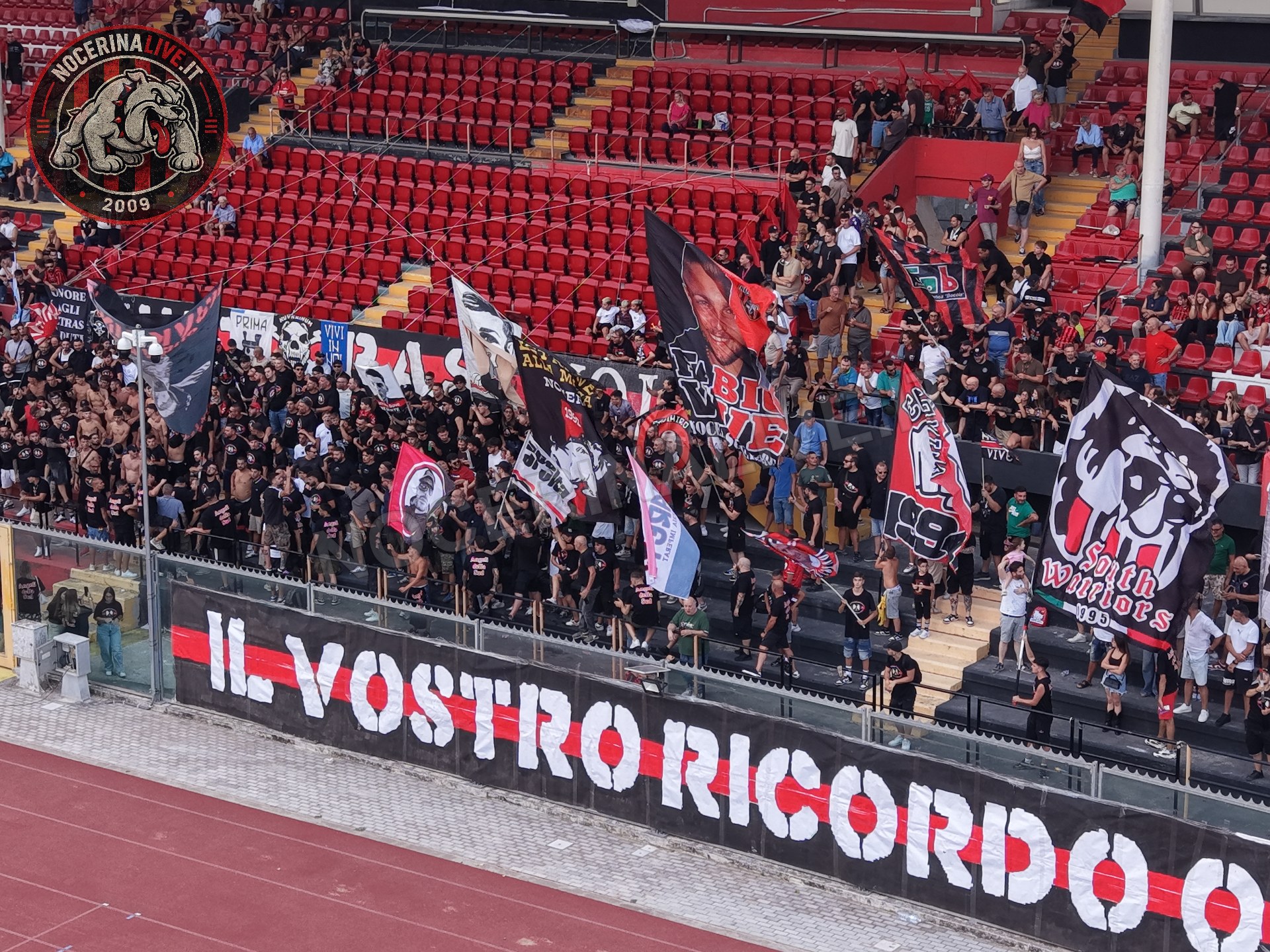 Fotogallery – Angeli della Sud: il San Francesco si illumina nel ricordo degli ultras scomparsi