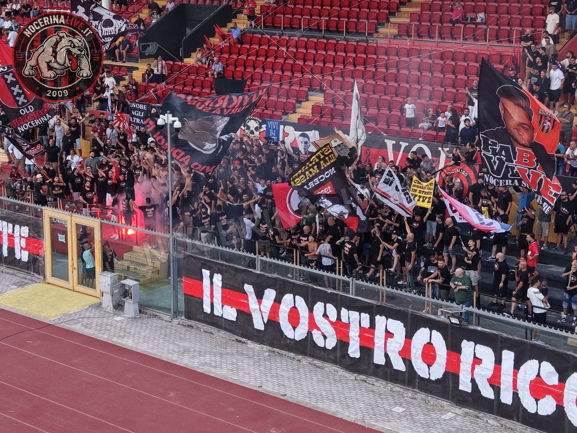 Fotogallery – Angeli della Sud: il San Francesco si illumina nel ricordo degli ultras scomparsi
