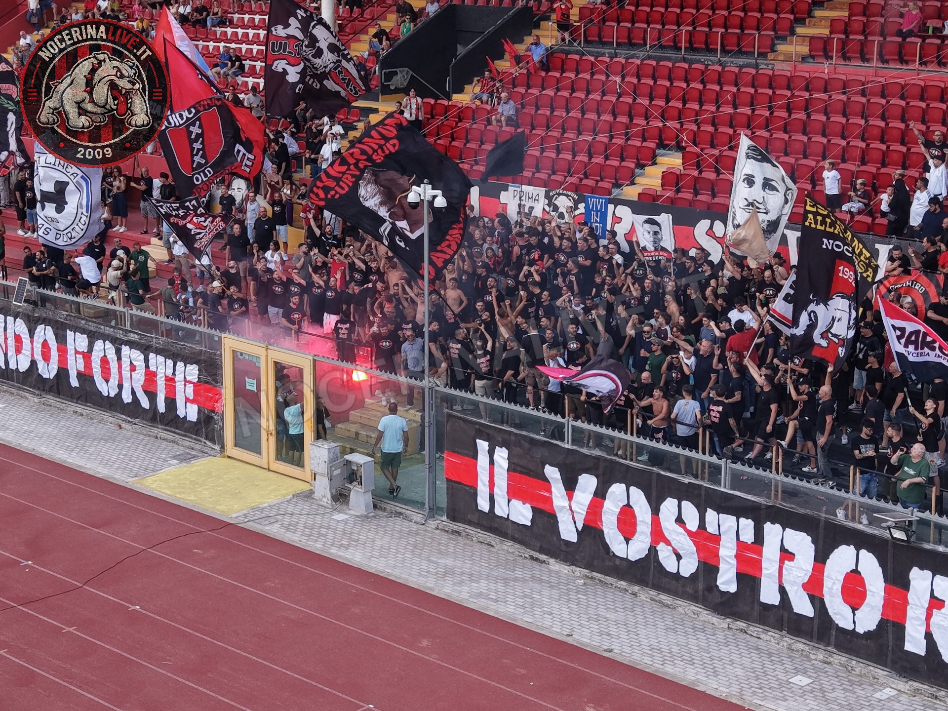 Fotogallery – Angeli della Sud: il San Francesco si illumina nel ricordo degli ultras scomparsi