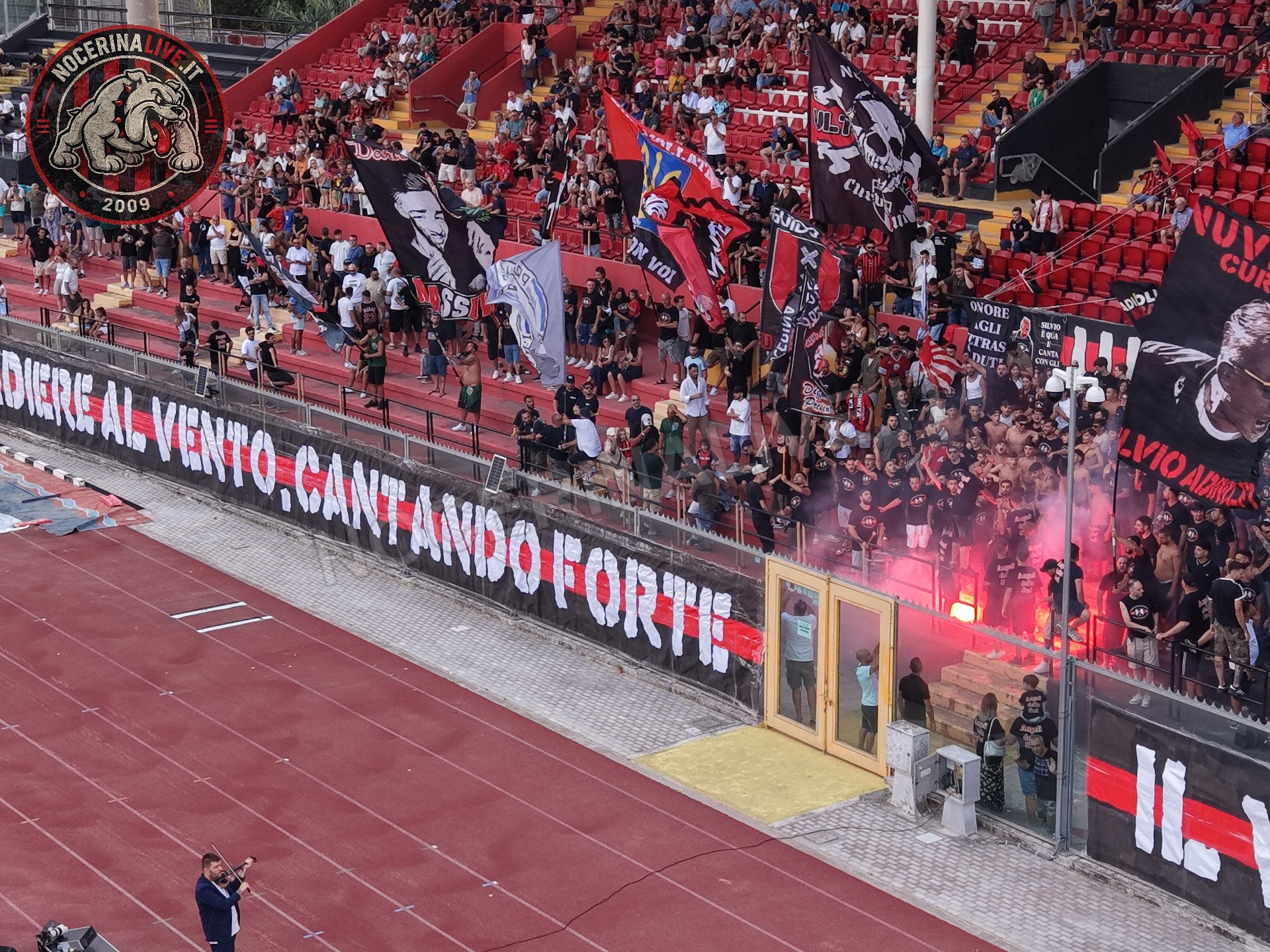 Fotogallery – Angeli della Sud: il San Francesco si illumina nel ricordo degli ultras scomparsi