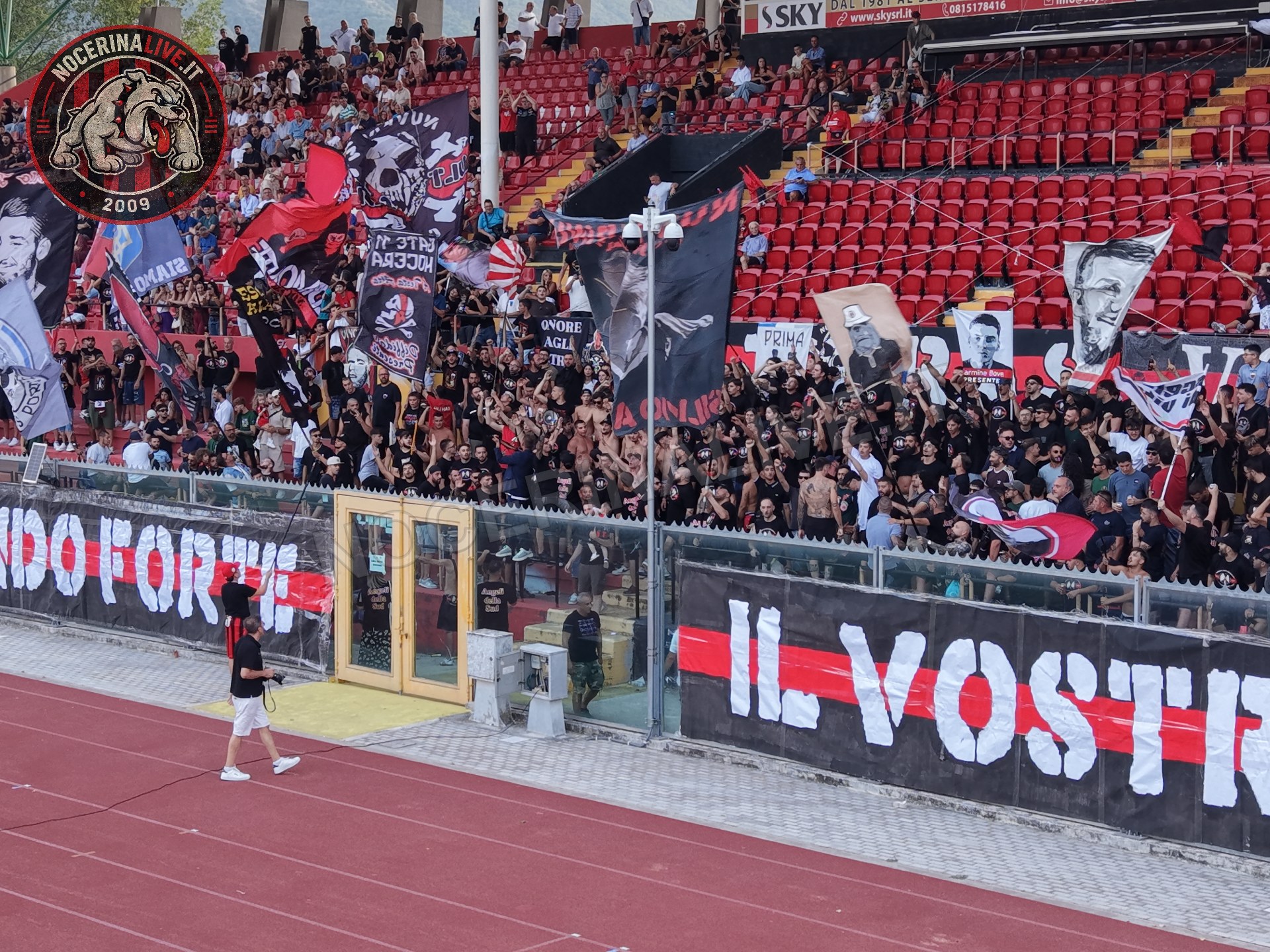 Fotogallery – Angeli della Sud: il San Francesco si illumina nel ricordo degli ultras scomparsi