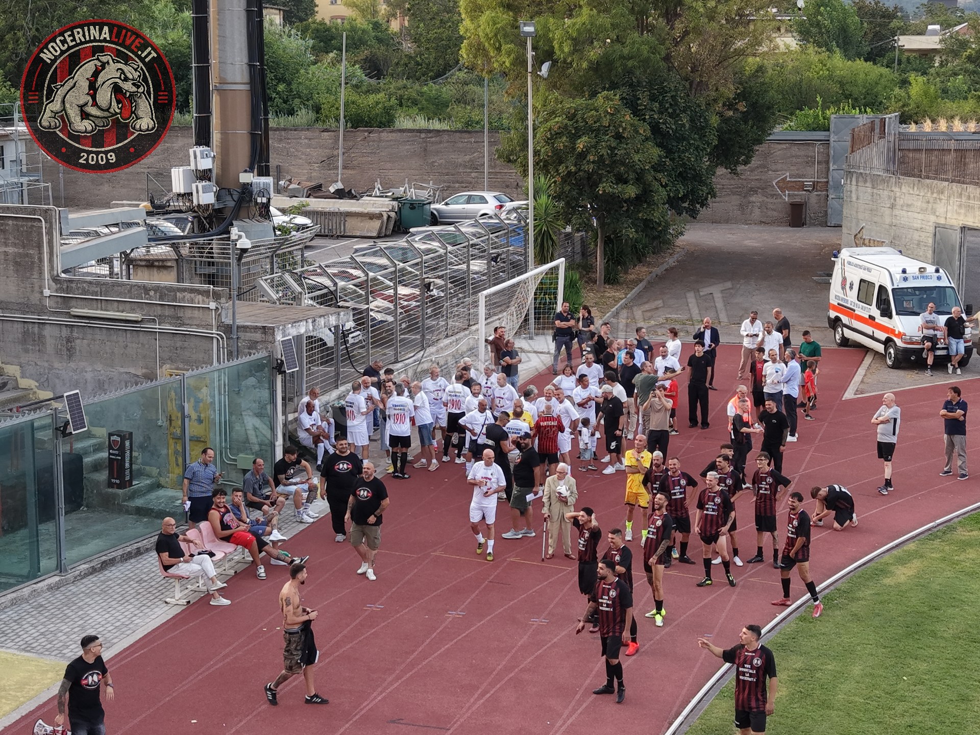 Fotogallery – Angeli della Sud: il San Francesco si illumina nel ricordo degli ultras scomparsi