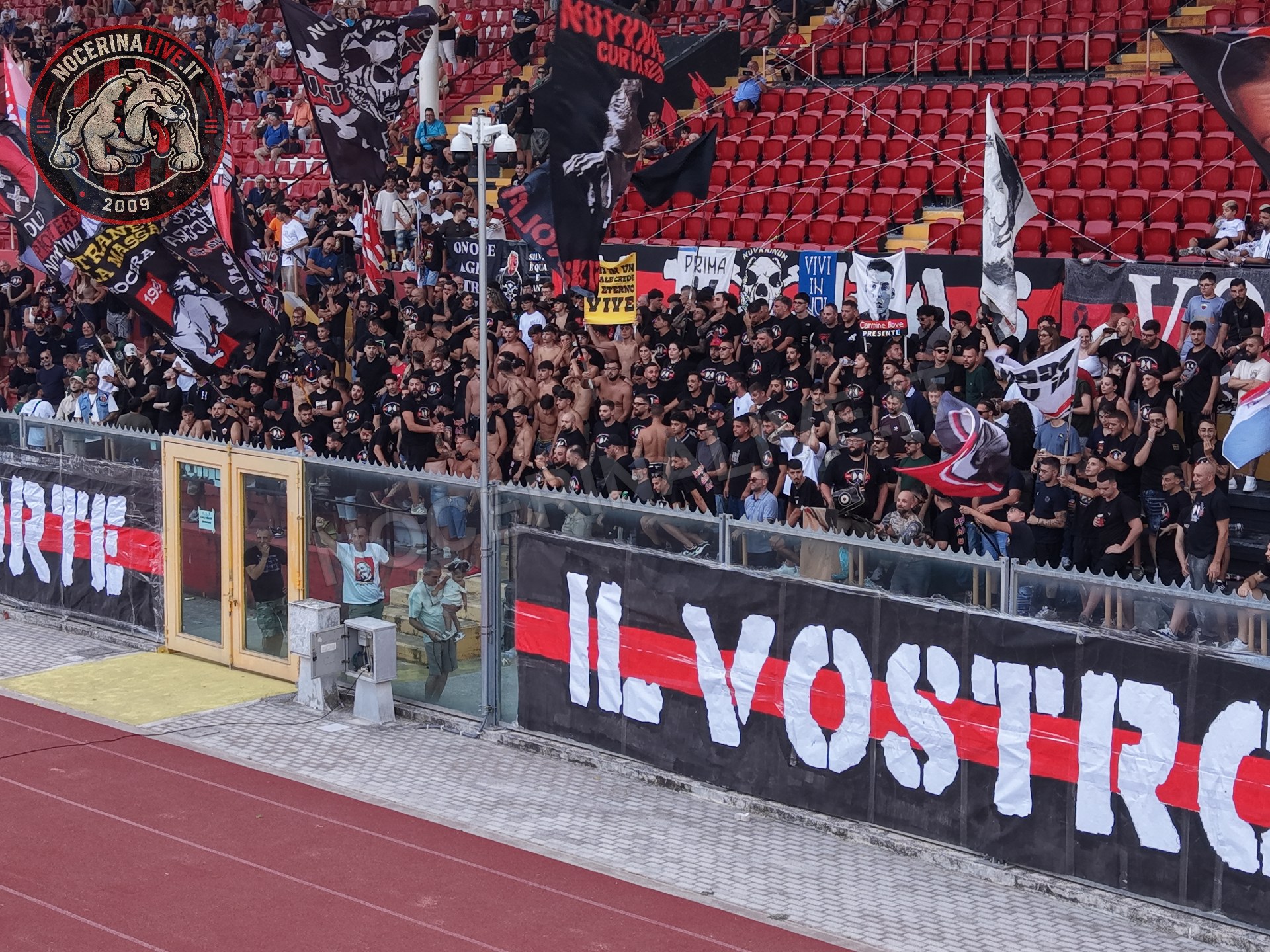 Fotogallery – Angeli della Sud: il San Francesco si illumina nel ricordo degli ultras scomparsi