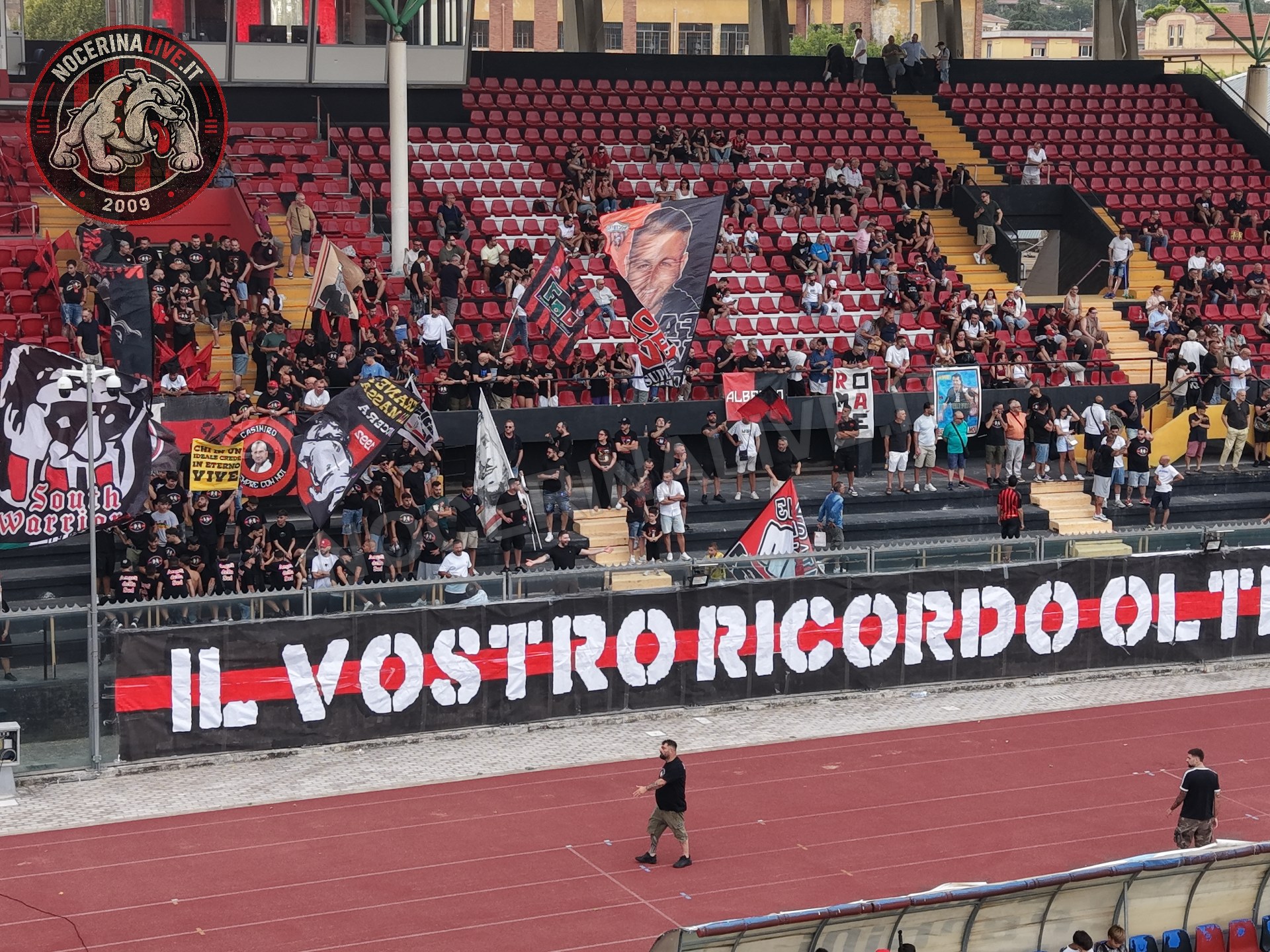 Fotogallery – Angeli della Sud: il San Francesco si illumina nel ricordo degli ultras scomparsi