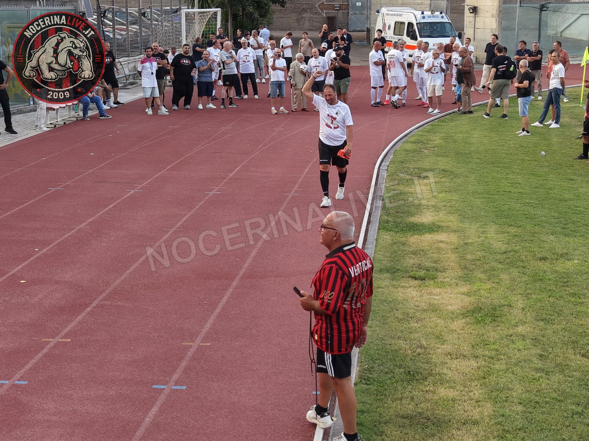 Fotogallery – Angeli della Sud: il San Francesco si illumina nel ricordo degli ultras scomparsi