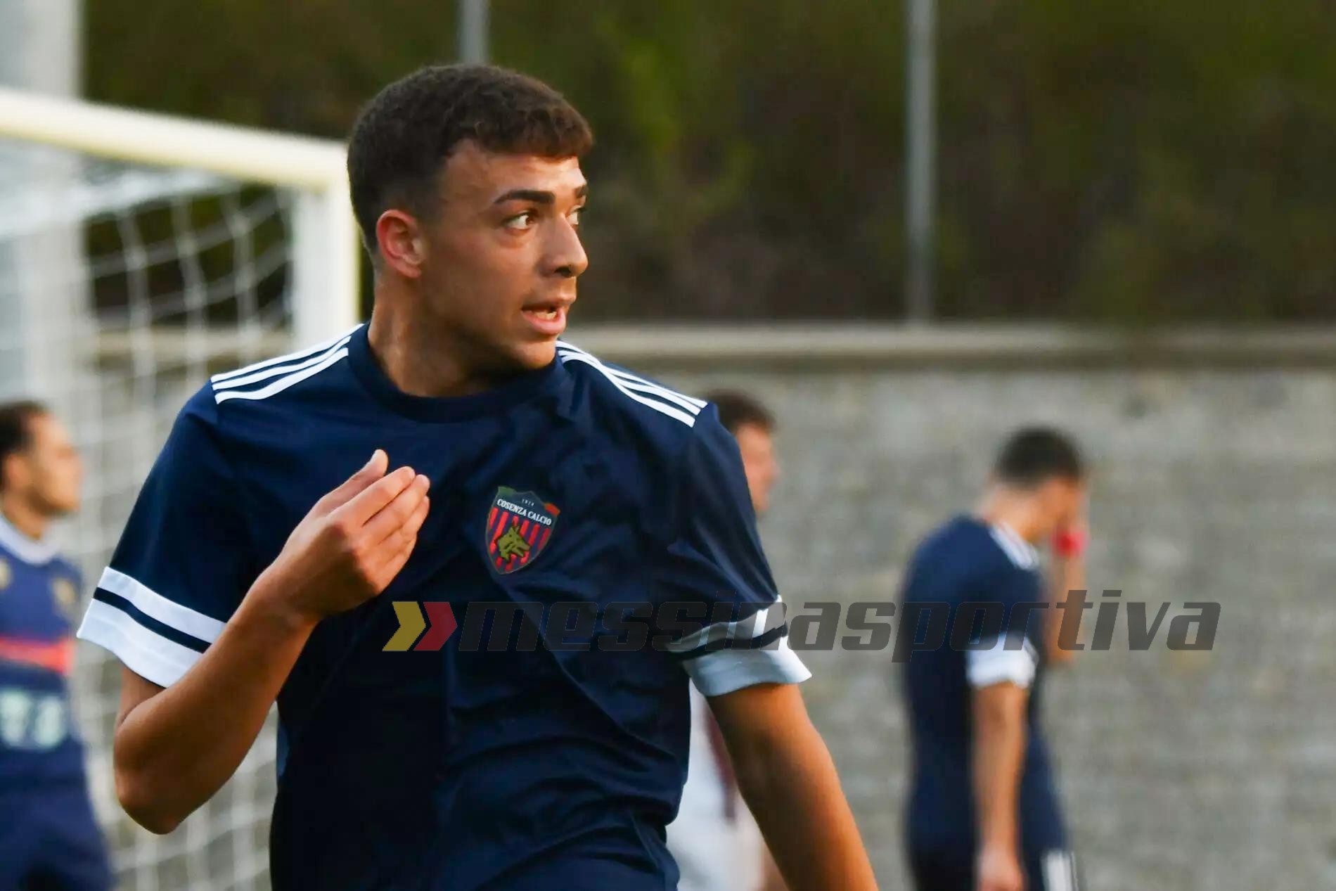 Nocerina, ufficiale l’ingaggio di Roseti. Stasera arriva in ritiro. Sarà il vice Cardella. Ora manca solo il quarto difensore centrale.